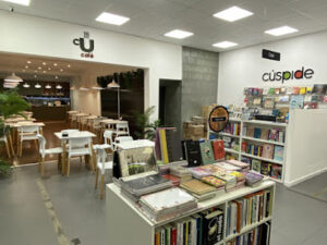 Cúspide Libros