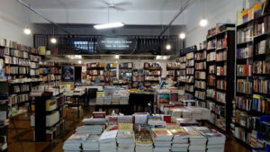 Del Otro Lado Libros